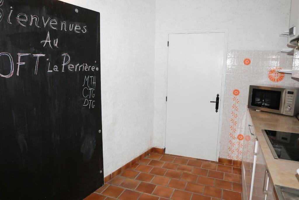 Loft La Perriere, Un Oasis En Pleine Ville Cholet Bagian luar foto